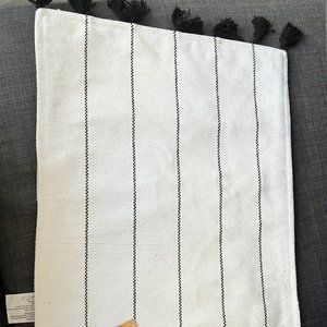 Robert Stanley Signature Collection | Table Placemat | White with black stripes